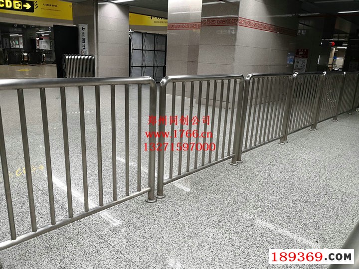 地铁不锈钢护栏安装厂家