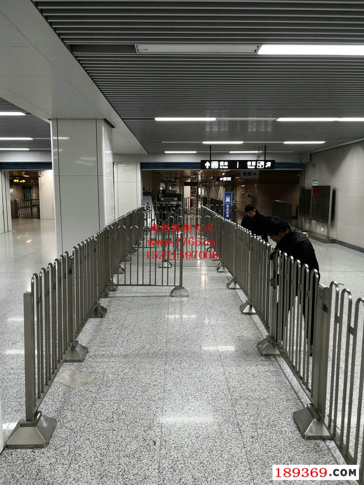 地铁不锈钢护栏安装厂家