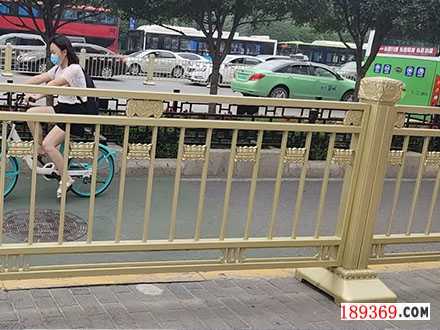 道路护栏生产厂家