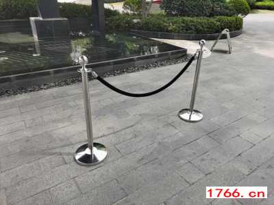 郑州不锈钢隔离立柱图2