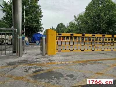 郑州车牌识别安装,郑州道闸,郑州栅栏道闸安装厂家图2