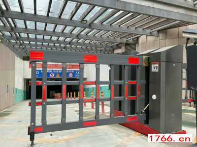 郑州广告门安装厂家图3