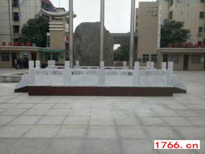 郑州汉白玉旗台厂家图2