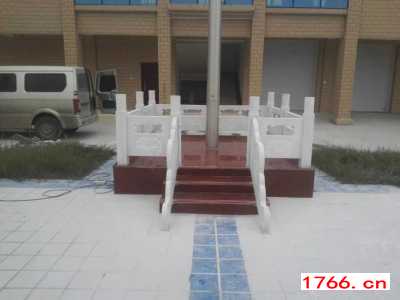 红色底座汉白玉旗台图2