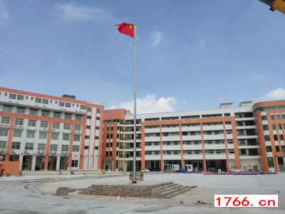 河南郑州同创学校旗杆安装厂家图2