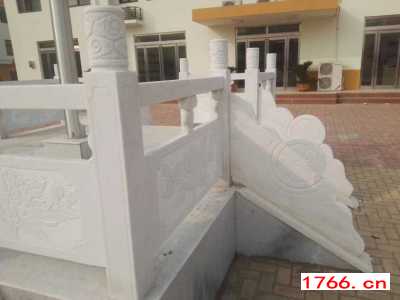 郑州不锈钢旗杆旗台厂图2