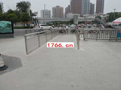 车站护栏，不锈钢栏杆，地铁站玻璃护栏，郑州同创护栏图3