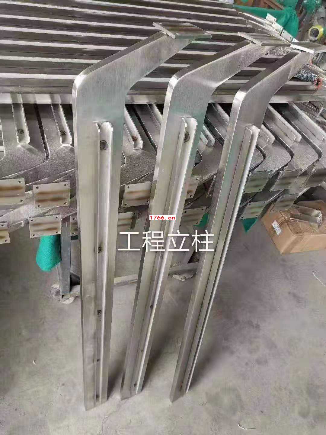 郑州玻璃护栏立柱