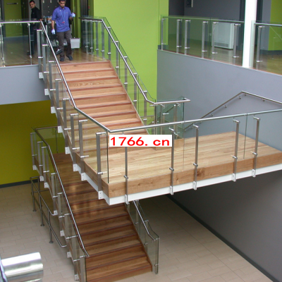 郑州地铁不锈钢护栏安装图3