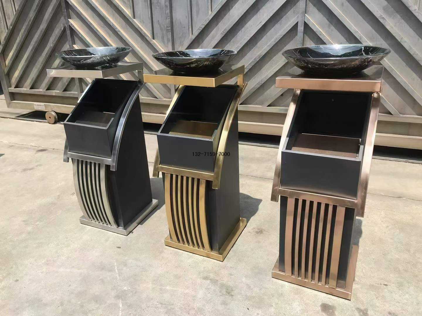 不锈钢垃圾桶