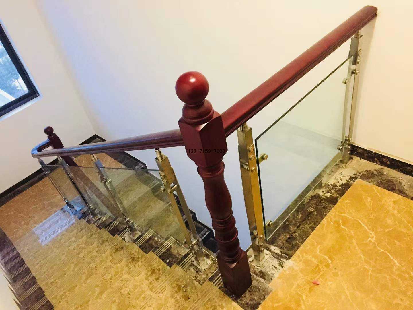 别墅楼梯护栏