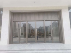 您知道导致地弹簧、闭门器故障是什么吗？