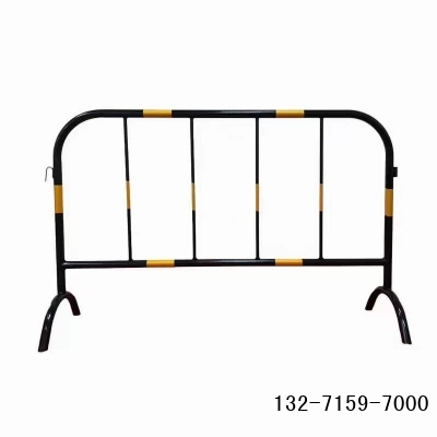 郑州不锈钢铁马，郑州不锈钢铁马护栏厂家图2