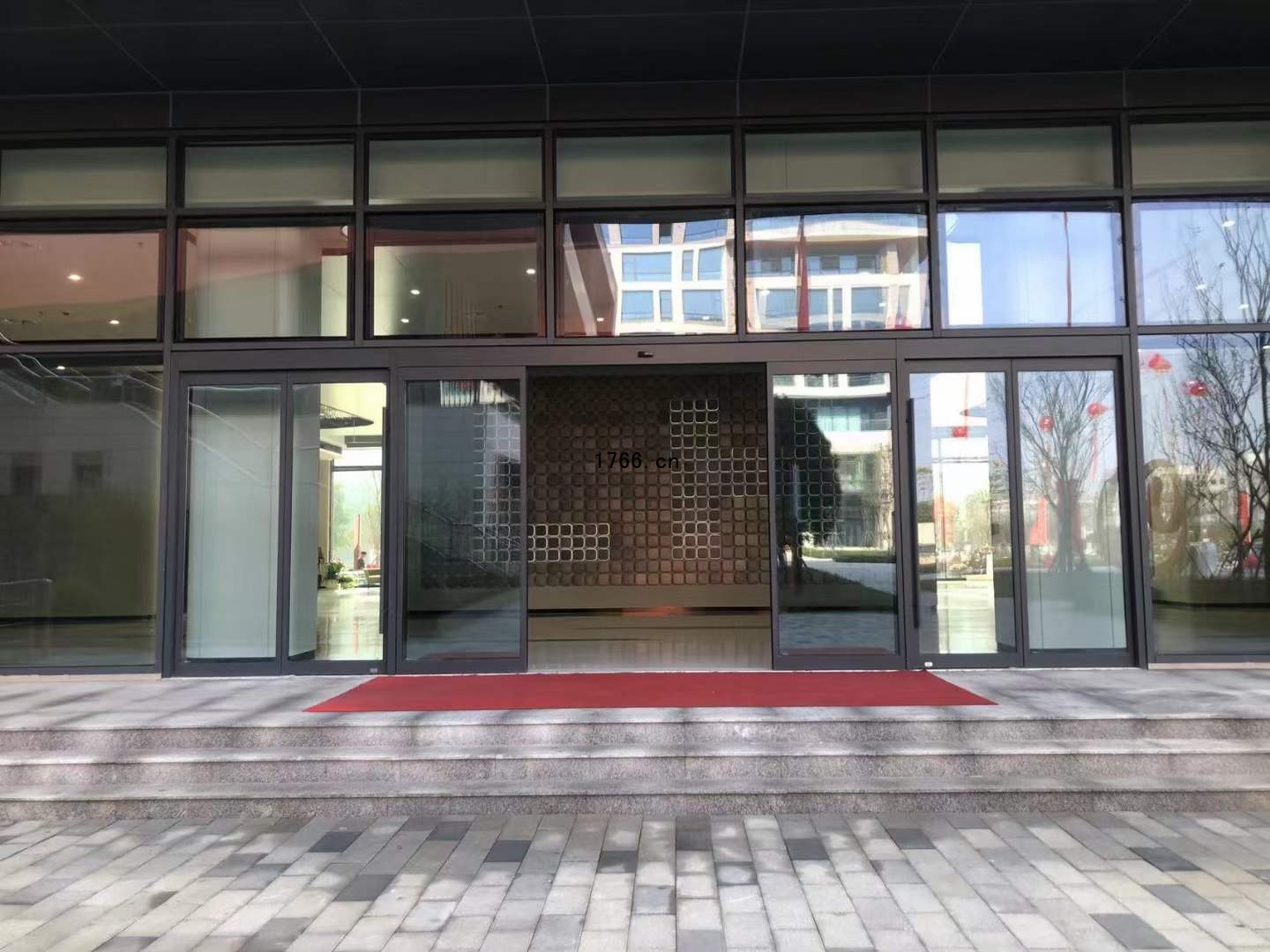 铝合金玻璃自动感应门 铝合金玻璃自动感应门