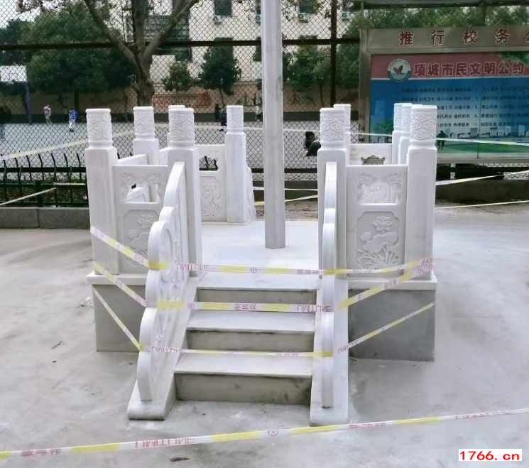 汉白玉旗台