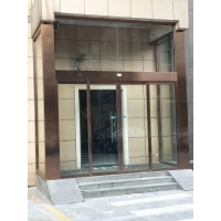 焦作玻璃自动门：商业入口的颜值担当与智能管家