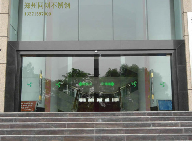 玻璃自动门现场图集：有框、无框与多扇平移门怎样看配置现场图 10