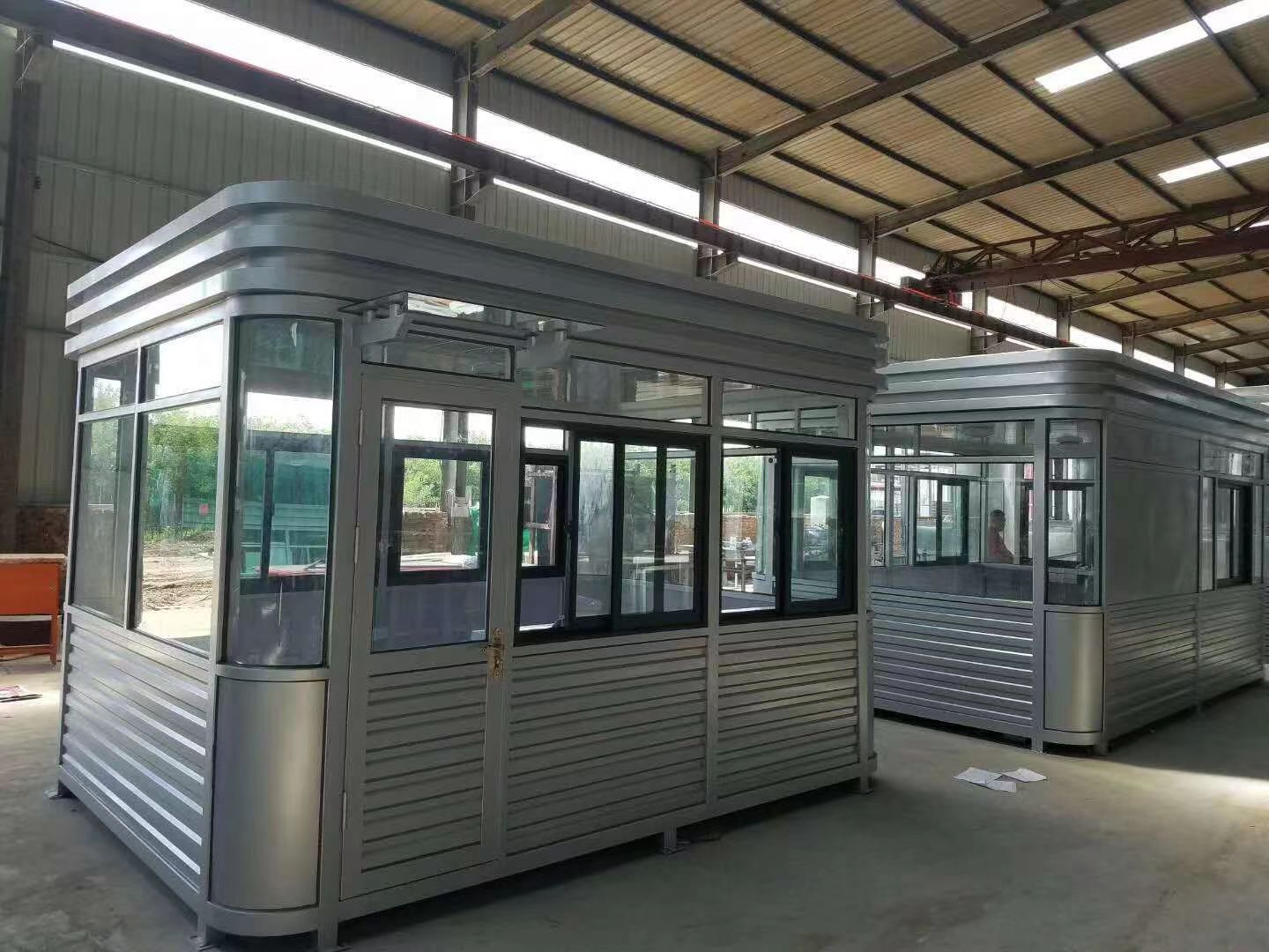 郑州岗亭防水实拍，岗亭屋面收边与墙板拼缝位置